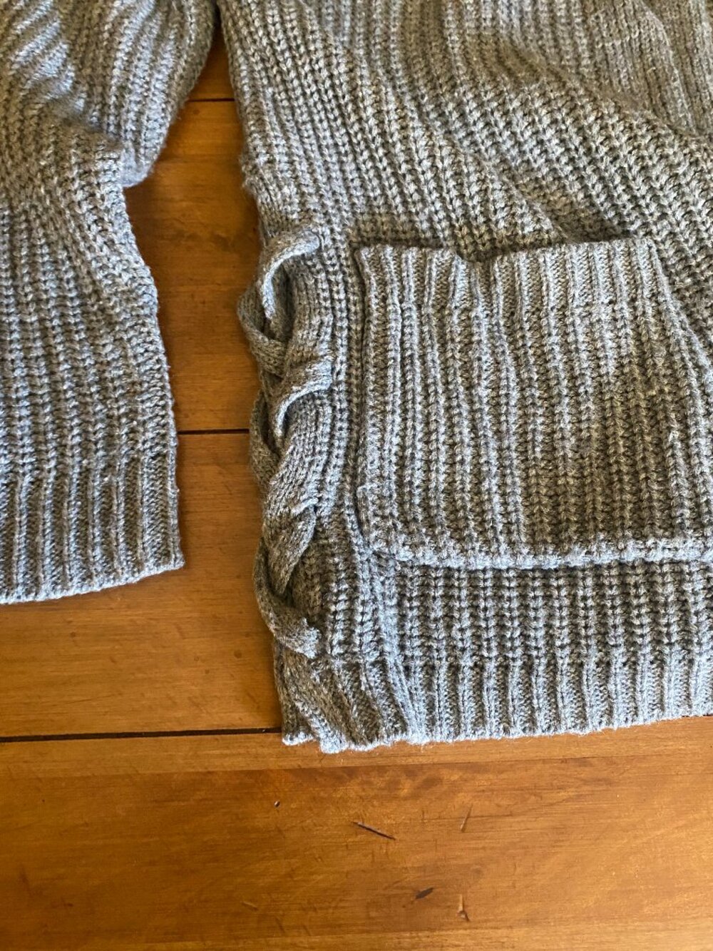 Women's Gray Knit Sweater Medium - Picture 5 of 9